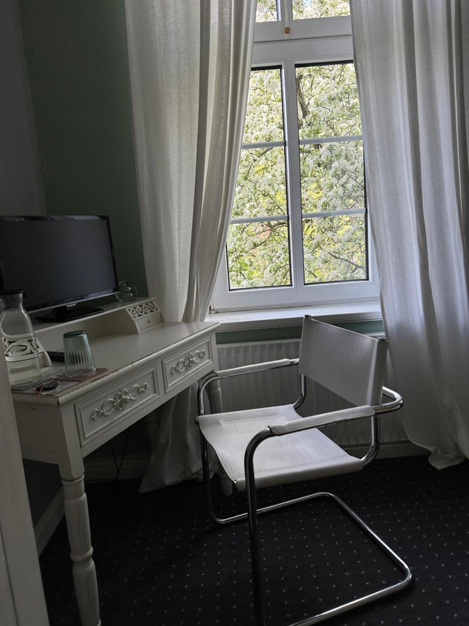 Altes Pastorat Bed & Breakfast Barmstedt Exterior foto