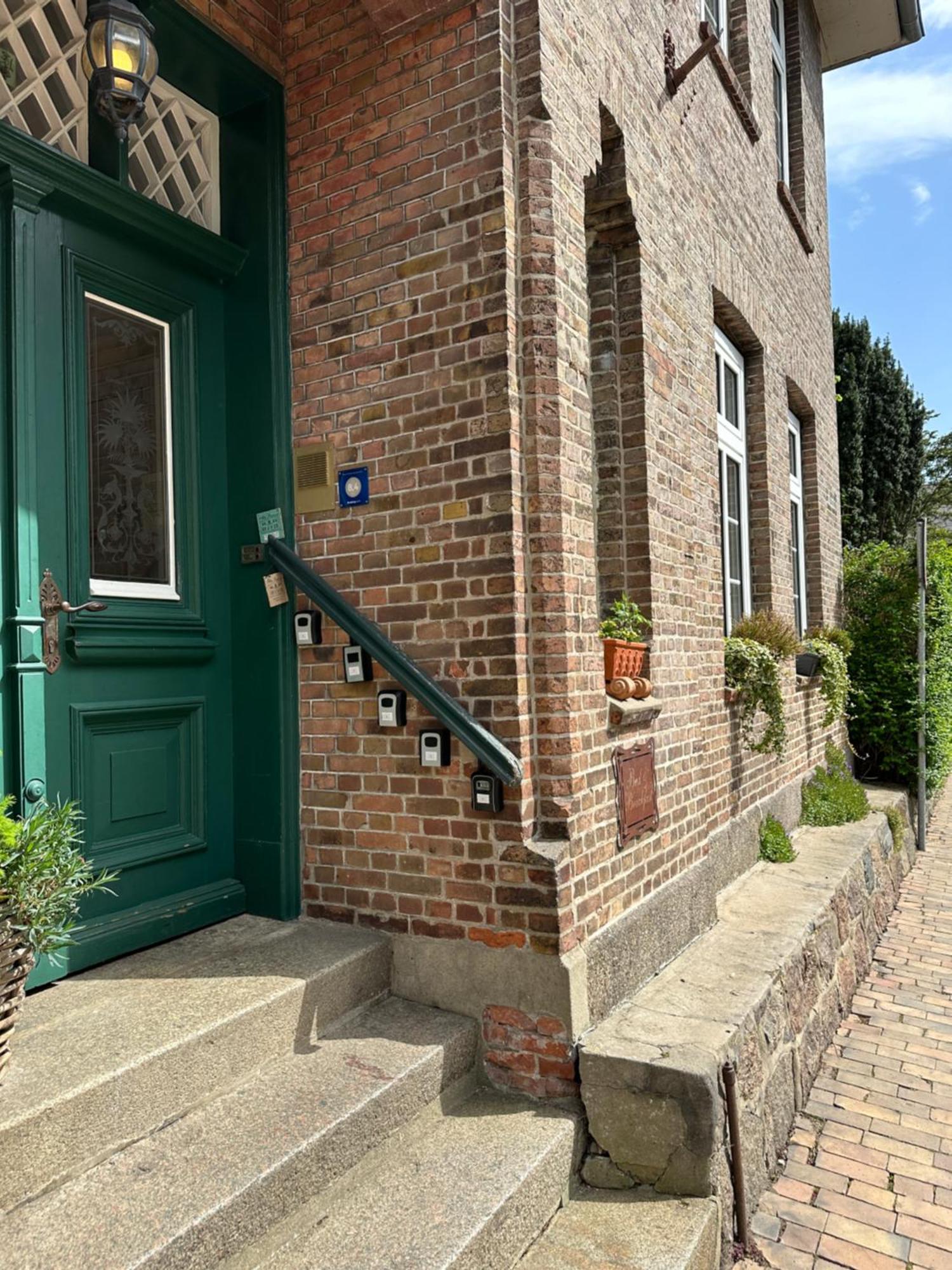 Altes Pastorat Bed & Breakfast Barmstedt Exterior foto